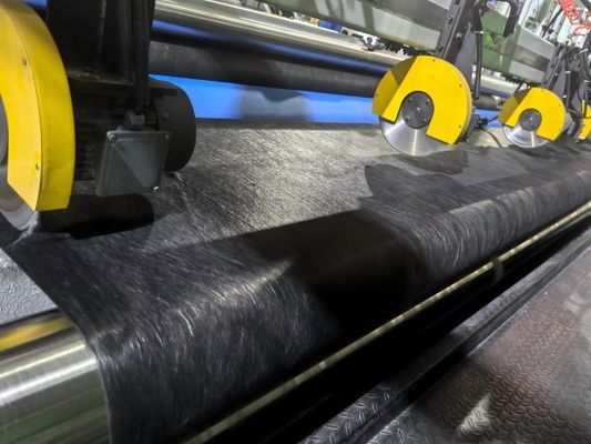Geotextil de fibras longas pretas Alta resistência à tração e resistência à perfuração para estruturas de edifícios