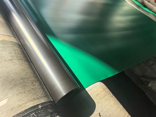 Geomembrana lisa de HDPE de dupla cor preta e verde adequada para vários projetos impermeáveis
