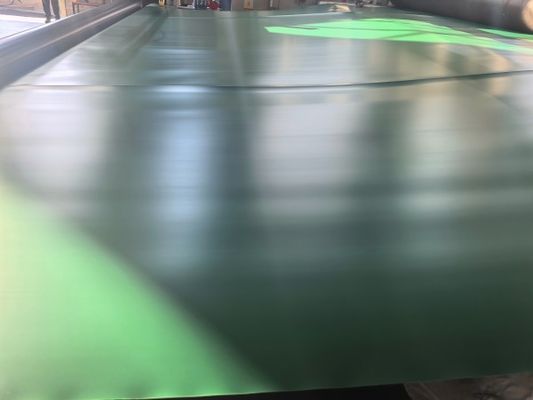 Geomembrana lisa de HDPE preto e verde com estabilidade química e resistência ao envelhecimento