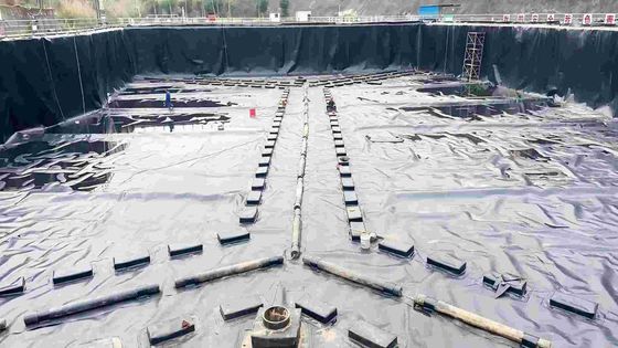 Geomembrana lisa de HDPE resistente a produtos químicos ideal para ambientes complexos