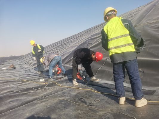 Geomembrana de HDPE com excelente resistência química para controle eficaz de vazamento em aplicações de engenharia ambiental