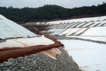 Geonet composto tridimensional 200 g/m2 para sistema de drenagem e proteção