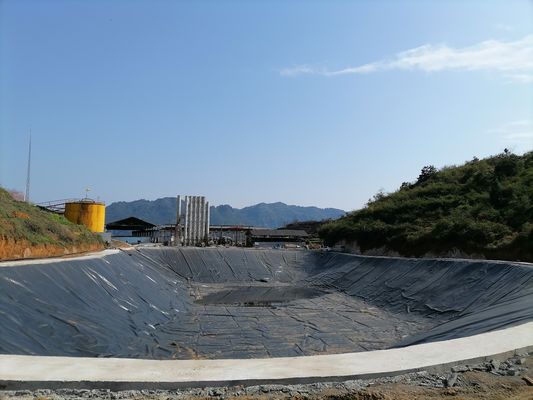 Solução de gestão de rejeitos Geomembrana lisa de HDPE com excelente resistência química e resistência a altas temperaturas