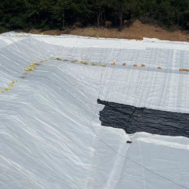 Solução de gestão de rejeitos Geomembrana lisa de HDPE com excelente resistência química e resistência a altas temperaturas