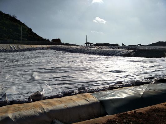 Resistência química da geomembrana de polietileno de alta densidade HDPE Prevenção de fugas para instalações de armazenagem de rejeitos