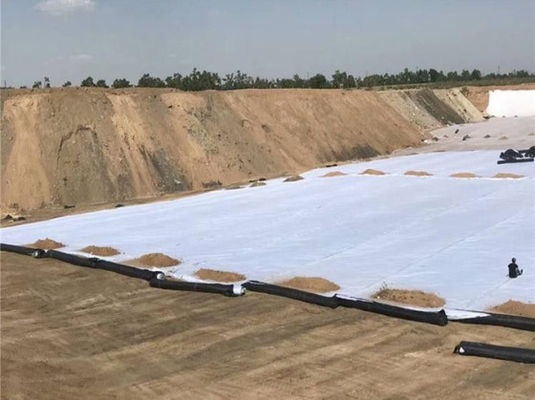 Construção rodoviária Geotextil não tecido Reforço durável com desempenho superior e comprimento de projeto de fibra longa 50m-200m