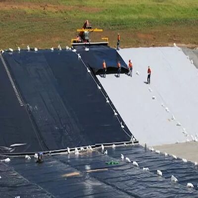 Geomembrana HDPE com elevado coeficiente de atrito, estável e antiderrapante, com ultrabaixa impermeabilidade para projetos de engenharia